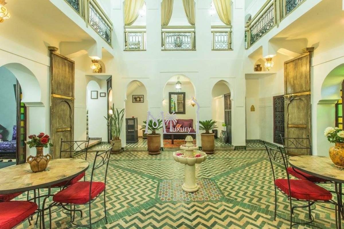 BEAU RIAD AVEC TERRASSE MÉDINA