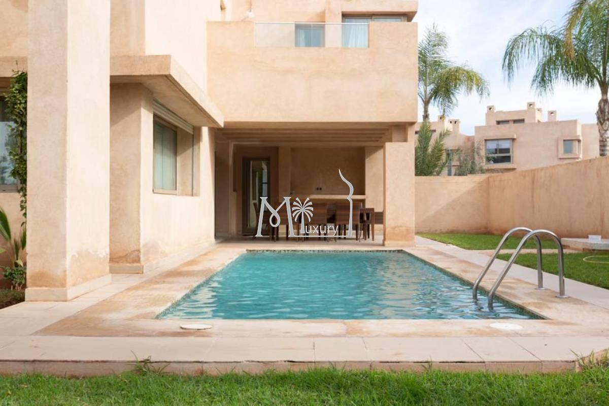 JOLI VILLA AVEC PISCINE À L'AGDAL