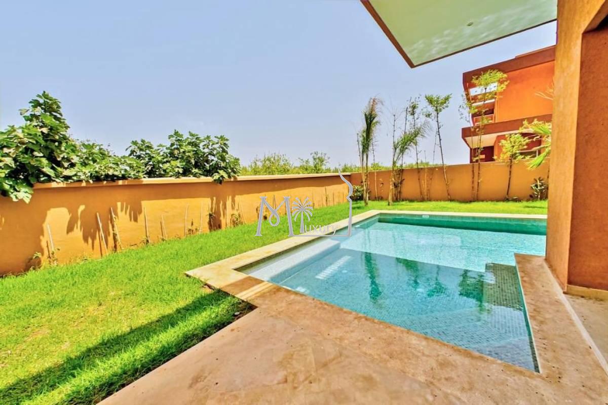 VILLA CONTEMPORAINE  SUR ROUTE DR TAHANAOUT