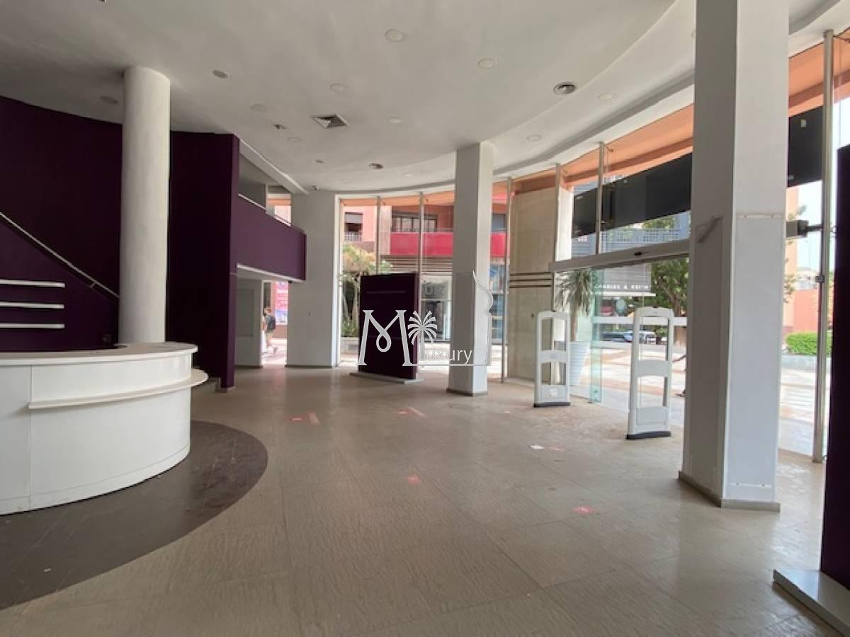EXCEPTIONNEL LOCAL COMMERCIAL A VENDRE