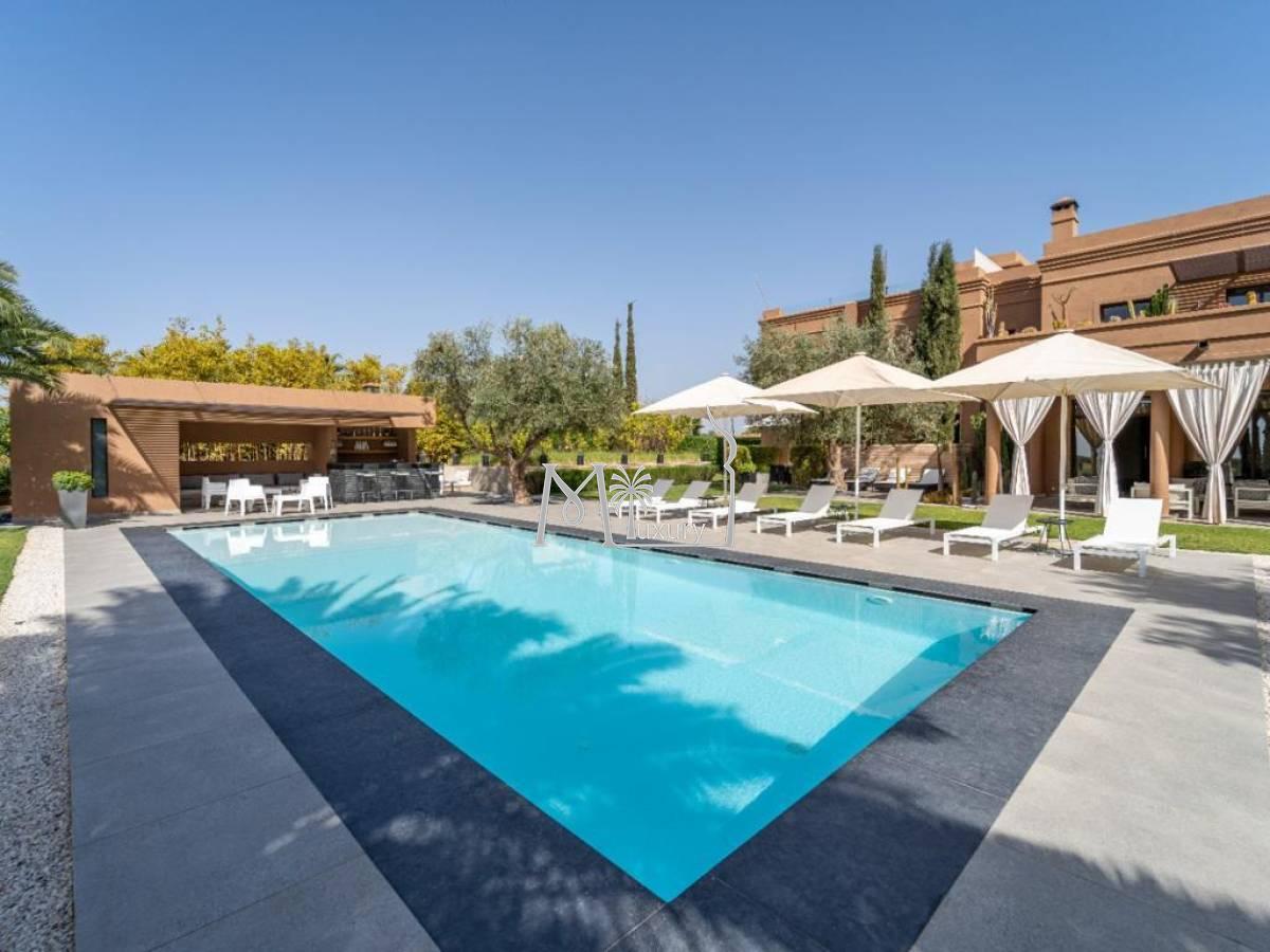 LUXUEUSE VILLA 1ER LIGNE DE GOLF AMELKIS